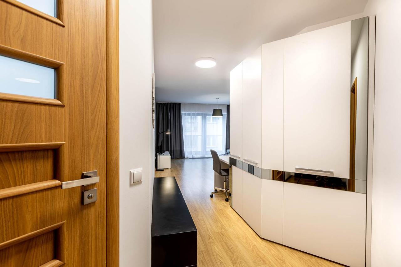 Just In Center Apartment *